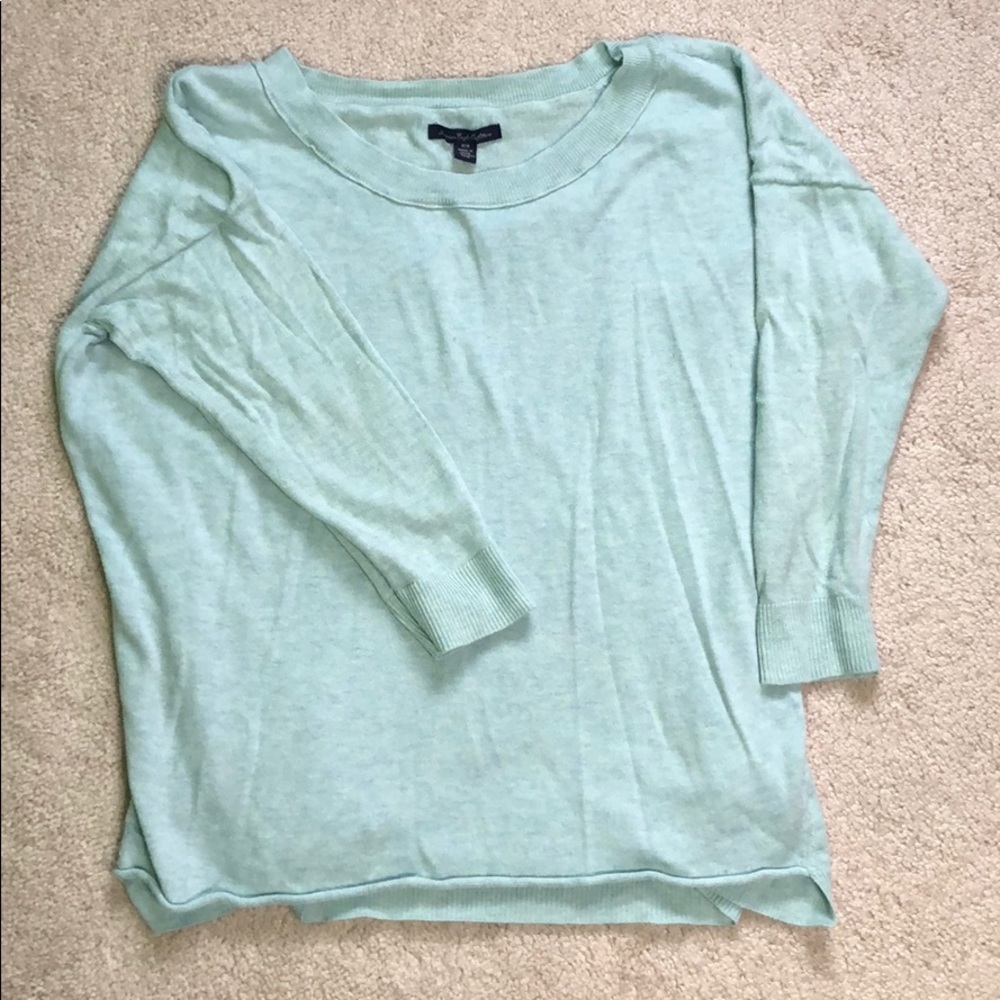 Light blue American Eagle top with 3/4 sleeves